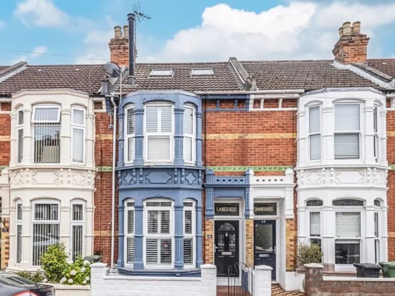 The listing says: "This impressive four bedroom, double bay & forecourt property has accommodation set over three inviting floors, offering a brilliant blend of original charm and character mixed with modern open plan spaces, ideal for family living." 