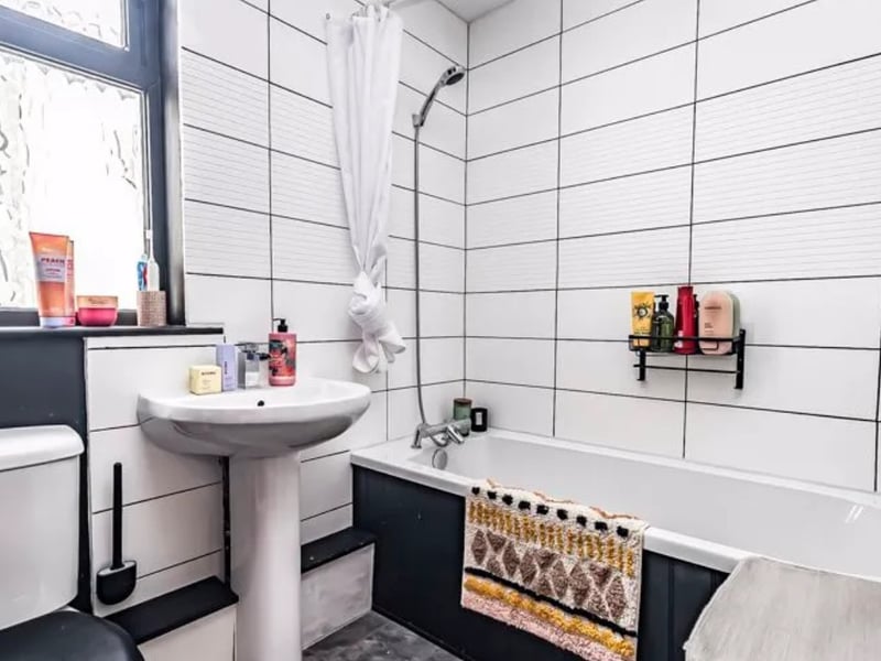 The listing says: "This impressive four bedroom, double bay & forecourt property has accommodation set over three inviting floors, offering a brilliant blend of original charm and character mixed with modern open plan spaces." 
