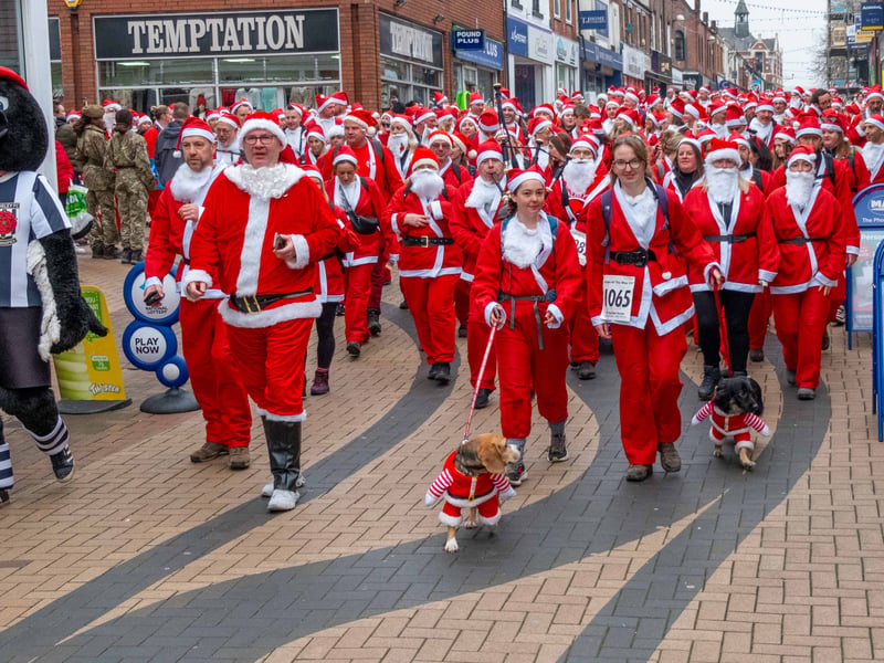 There were doggy santas too!