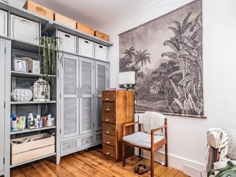 For more information about this home, visit the Zoopla website. 