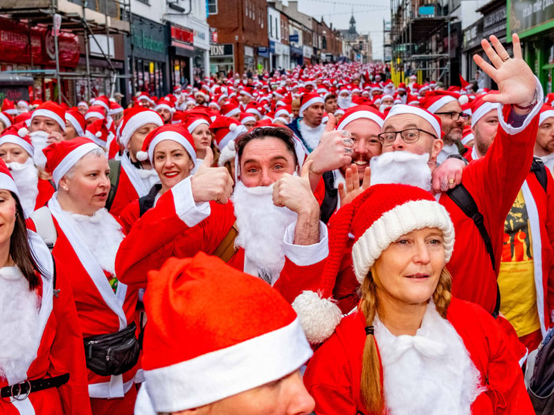 Wow a lot of santas!