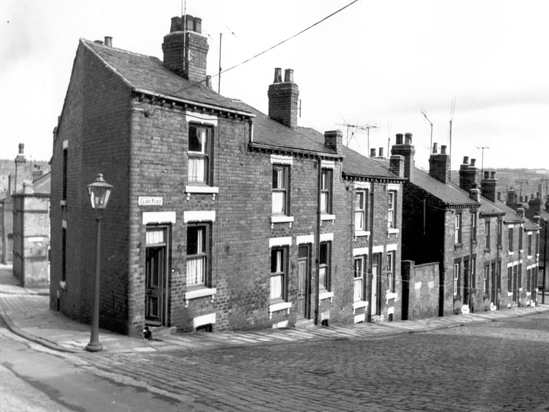 Claro Place from Claro Road, to the left the end of Claro Grove can be seen. On the right in the centre is Sugar Well Hill.