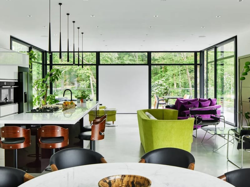 The listing says: "Set in eight acres of private woodlands with slipway access to the River Hamble, the house is a remarkably contemporary take on lakeside living." 
