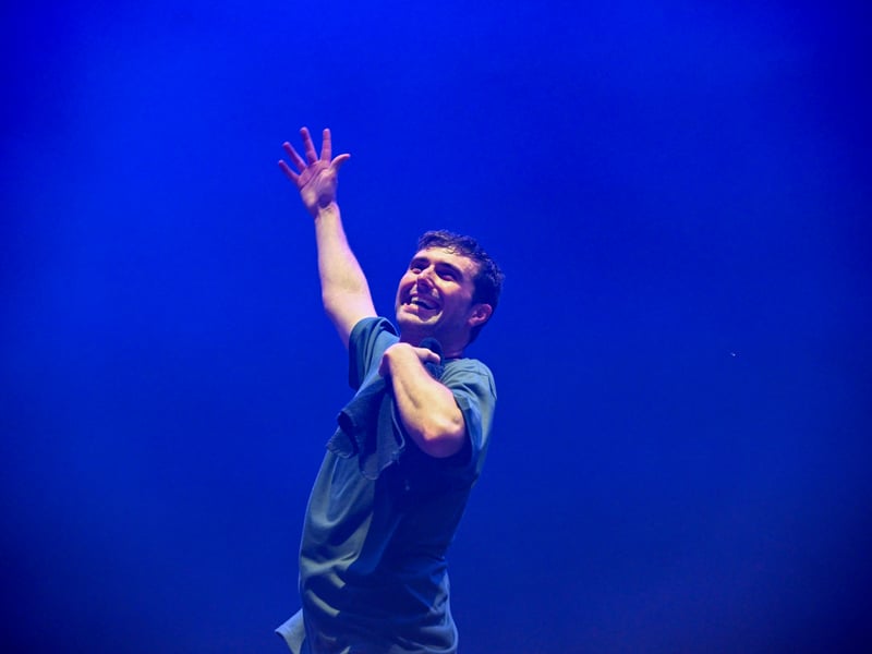 With his innovative beats and captivating live performances, Fred Again has skyrocketed in popularity, and his set would bring an electrifying, intimate vibe to the Pyramid Stage.