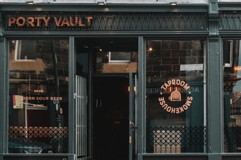 If you are looking to quiz beside the Edinburgh seaside then the Porty Vault is perfectly located on Portobello High Street. It's a nice early start too - 6pm.