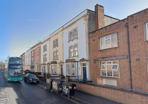 32 properties sold between March 2024 and March 2025. On average, properties sold after 157 days.