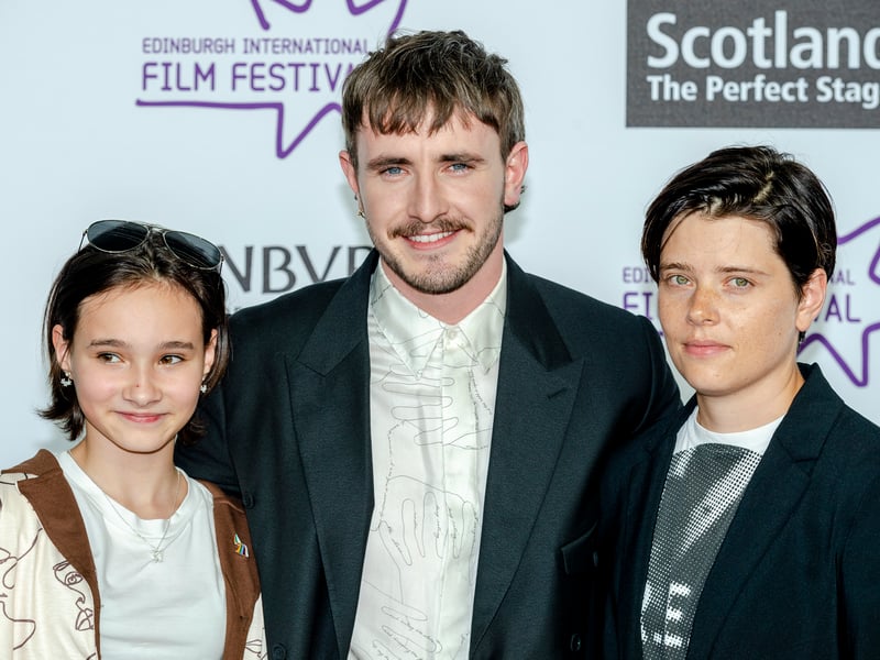Paul Mescal’s performance in 2022 film Aftersun has been widely praised – and for good reason. It tells the story of Calum (Mescal), a young father who takes his 11-year-old daughter Sophie (Frankie Corio) on a package holiday in the late nineties, and then how she remembers that trip twenty years on. Mescal’s performance is delicate, with Calum’s internal chaos peeking through his external calm, but infused with tenderness as well as melancholy. It’s absolutely his best performance to date so far, even earning him a nomination for Best Actor at the 2023 Oscars. 

