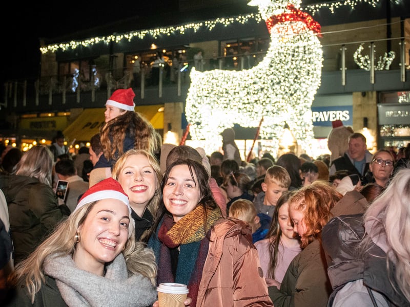 Join the community at Fox Valley for their annual Christmas Light Switch On. The shopping centre will come alive with a packed afternoon of entertainment, culminating in the grand finale of the lights switch-on. It's a wonderful way to kick off the festive season with family and friends. 📍 Fox Valley Way, Stocksbridge, Sheffield, S36 2AB