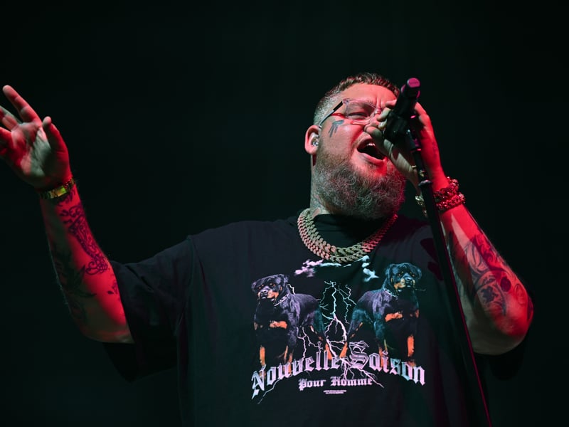 Be moved by the soulful vocals and powerful blues-infused hits of Rag’n’Bone Man, a true vocal powerhouse.
