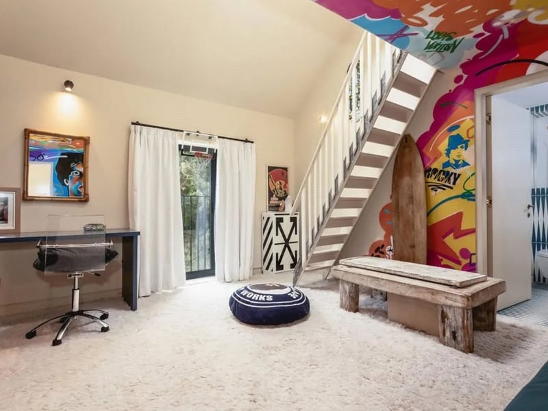 This home is on the market for £4,038 per week.