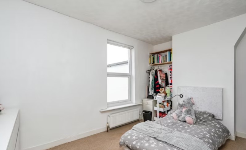 This home is on the market for £280,000 and it is being sold with Purple Bricks.