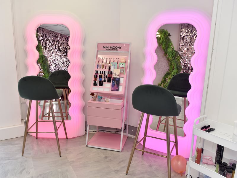 Mini Moony Pamper Parties allows kids to get together with friends and put on make-up, drink mocktails, and dance.