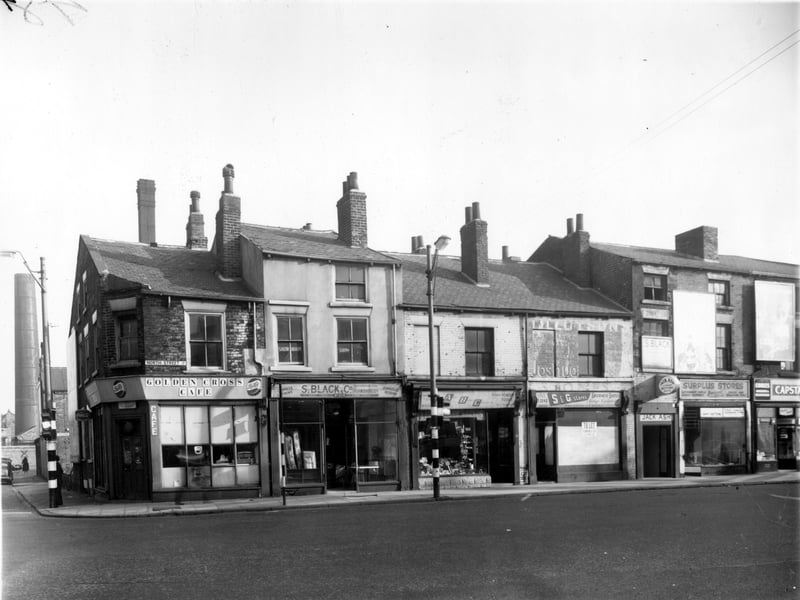 North Street in October 1962. To the left is the corner with Sheepscar Street and Chapeltown Road, number 216 North Street is the Golden Cross Cafe. Moving right is 214, S. Black and Co furniture shop. Next 212 is ABC power tools, then 210, vacant shop which had been the S and G Stores. Entrance to Jack Ash, betting office can be seen, access also from Vulcan Street. 208 is an Army Surplus Store.