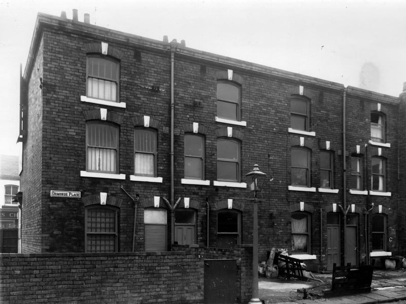 Ormonde Place lay behind Meanwood Road. Number 120 was Sackville Street Post Office, business of G.R. Guest, note all the windows are barred for security and the door strengthened. To the right, 122 was also part of the Post Office but suprisingly has no extra security measures. Pictured in October 1960.