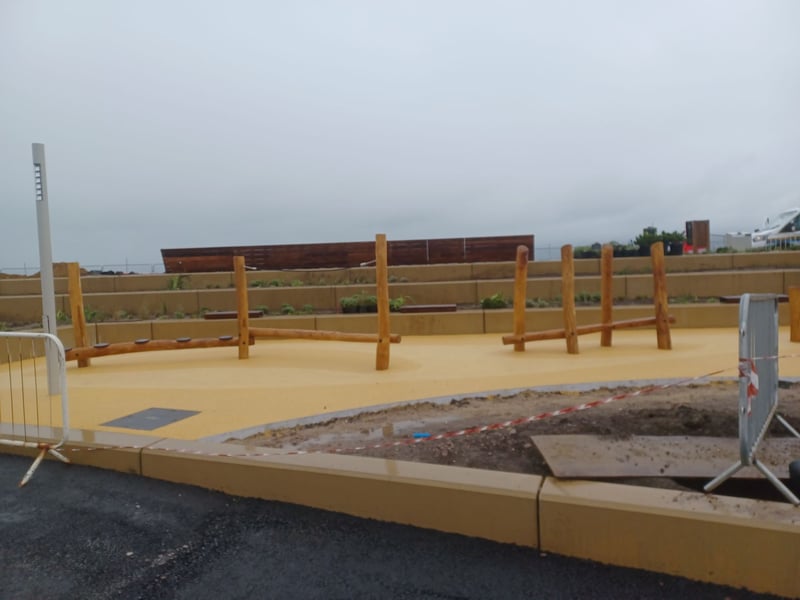 A new play area has been created at Speakers’ Corner. The wooden climbing poles will eventually form part of a small adventure trail. A new tree and plants will also feature in this area.