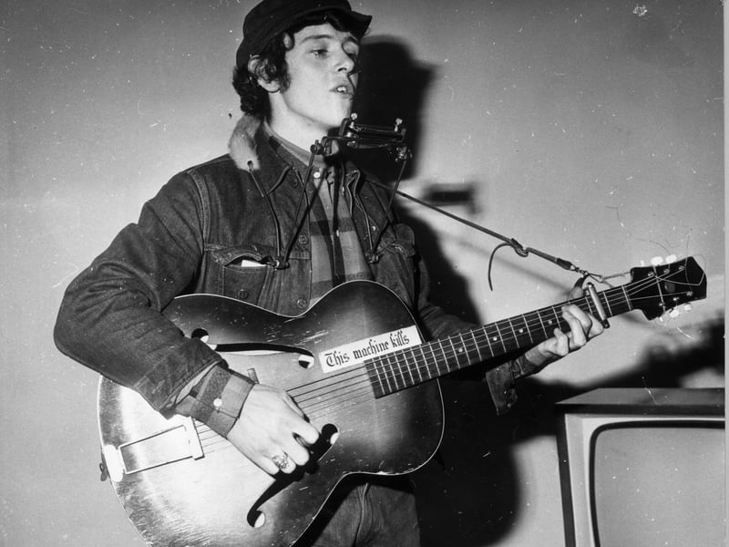 A key figure in '60s folk-rock, Donovan was Britain’s answer to Bob Dylan. His psychedelic-tinged hits like Mellow Yellow and Hurdy Gurdy Man captured the era’s free-spirited vibe, and he influenced later artists like The Beatles.