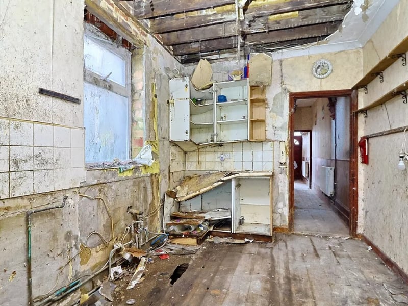 This home needs a lot of work to get it in a good condition. 