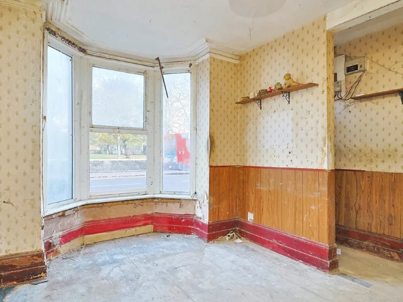 The listing says: "Situated on Fratton Road, close to the amenities available in Portsmouth City Centre and travelling facilities including Portsmouth & Southsea and Fratton Train Stations. Milton Park is also nearby."
