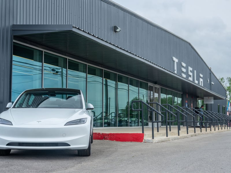 The Tesla Model Y may get muddy - but your environmental consciousness remains clean, given it’s the only electric vehicle to grace the ten most dog friendly cars. It also scores top (86.23 out of 100) when it comes to offering your four-legged friend a comfortable ride. The electric vehicle offers an impressive 854 litres of boot space and low boot sill to ground height. The Tesla Model Y also leads the pack as the only car to offer ‘Dog Mode’, which allows owners to turn on air conditioning when parked up, keeping dogs warm or cool if they leave them for short periods of time. The Model Y also offers drivers the ability to check on their pets with its interior cabin camera. What’s more is that a scientific study conducted by the University of Lincoln found that electric vehicles offer a smoother ride for dogs. The study revealed 66% of dogs showed a decreasing heart rate, indicating they were more relaxed and didn’t feel as nauseous when travelling in an electric vehicle compared to an ICE counterpart.