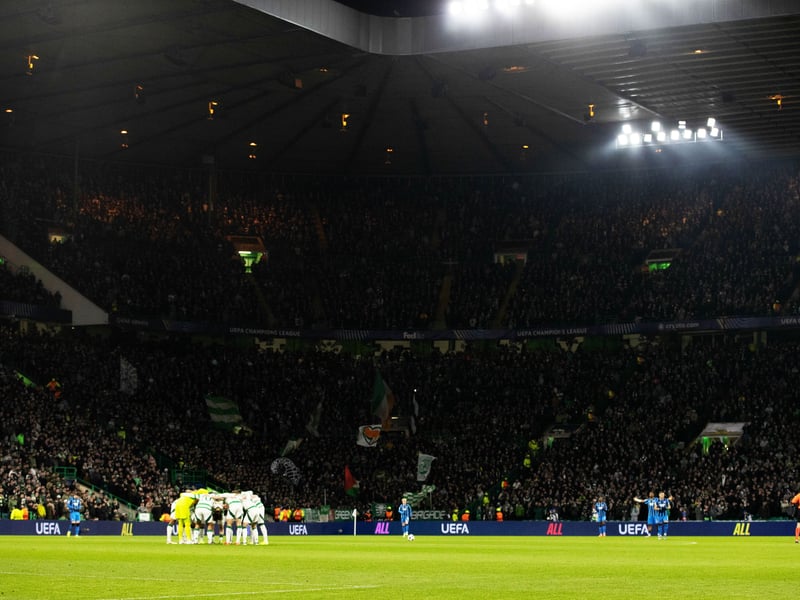 A General Stadium view during the Celtic team huddle.