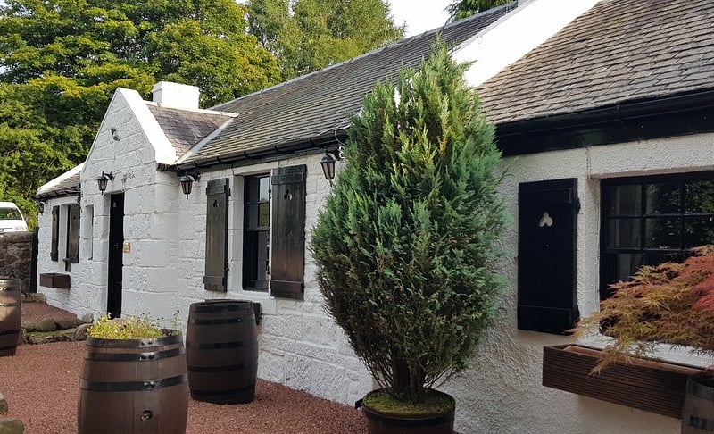 The Flotterstone Inn in Penicuick has a 3* rating from 551 reviews. A TripAdvisor reviewer said: “Lovely meal and friendly staff. The pool room was a bonus. Will certainly be back. Lovely fire keeping the bar area warm, lovely menu with a wide variety to choose from.”
