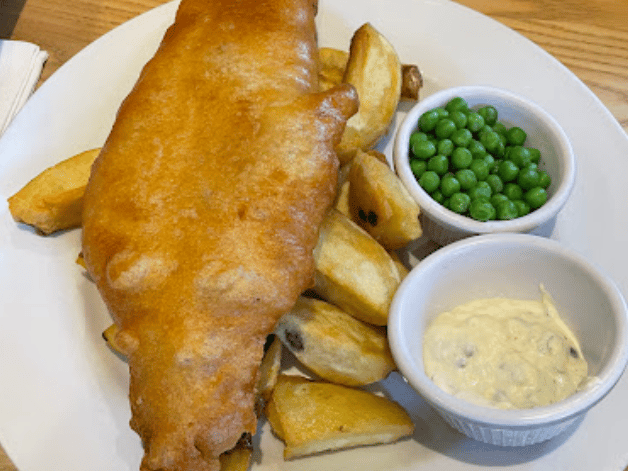 The Sun Inn in Dalkeith has 4* rating from 1,315 reviews. A TripAdvisor reviewer said: “Had an amazing dinner here a few days ago. The Sun Inn is welcoming, cosy and dinner was cooked to perfection and promptly. The lovely young lady serving us was called Felicity and was very pleasant indeed, making sure we had everything we needed. Well done, we will be back.”