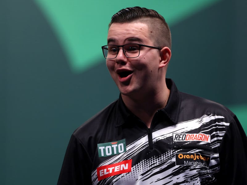 Dutch darter Gian van Veen is a 40/1 shot to add the senior world title to his current World Youth Champion.