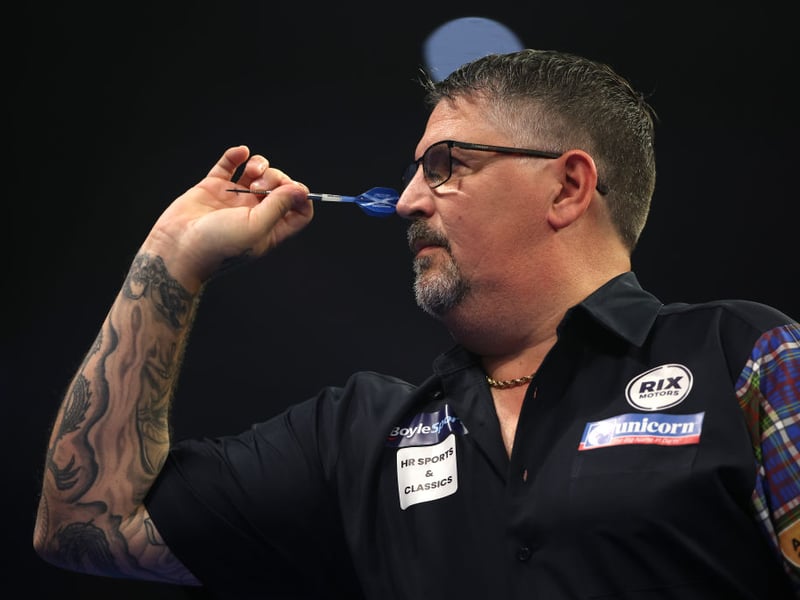 Scotland's Gary Anderson is a former BDO and WDF world number one, and a two-time PDC World Champion. He certainly knows what it takes to win, and is a 10/1 shot for this year's title.