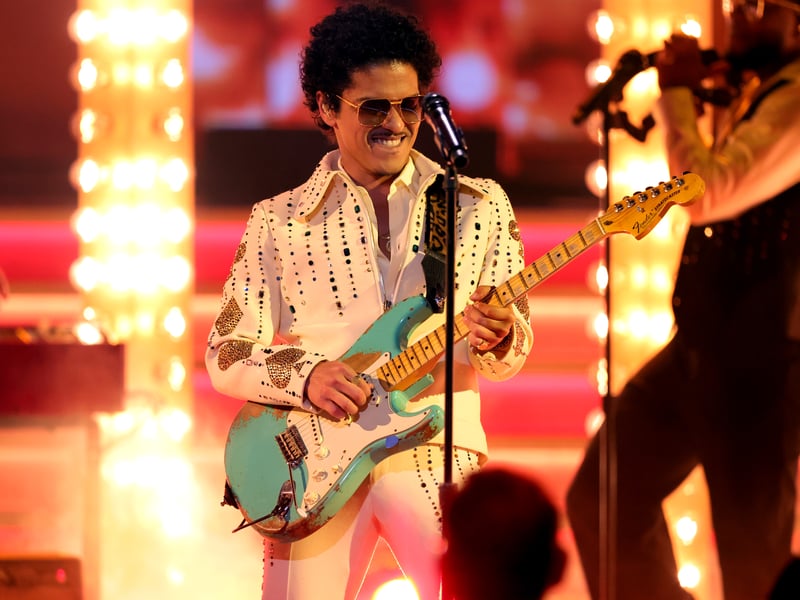 Bruno Mars’ Vegas shows have become a celebration of funk, soul, and pop energy. His charismatic performances and tight live band have earned him $137.11 million so far, with the residency continuing to draw fans.