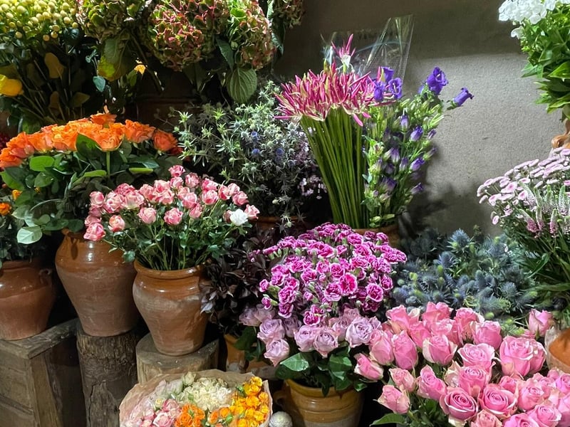 There are also gorgeous floral displays, waiting to be added to your personalised bouquet 