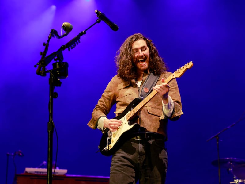 Irish troubadour Hozier enjoyed a huge hit with Too Sweet, attracting 1,133,726,000 stremas and revenue of £3,401,100.