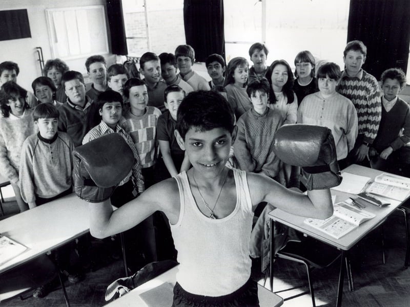 A young Naseem Hamed pictured with fellow school pupils in 1987