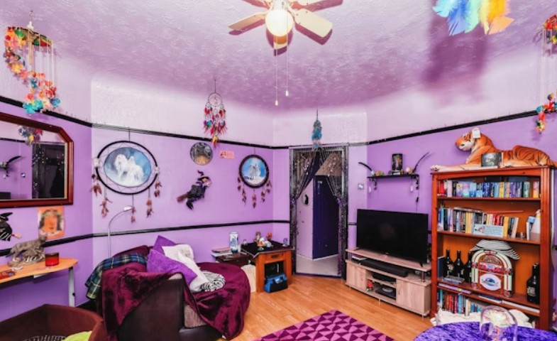 This home is spacious and comes with five bedrooms. 