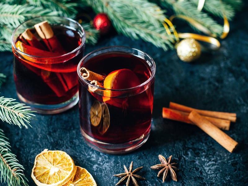 If there is a mulled wine stall at a Christmas market, I am first in the queue. I absolutely love the warmth and flavour of a mulled wine, and would drink it all year round if it wouldn’t be weird. It is my absolute favourite thing at a Christmas market.