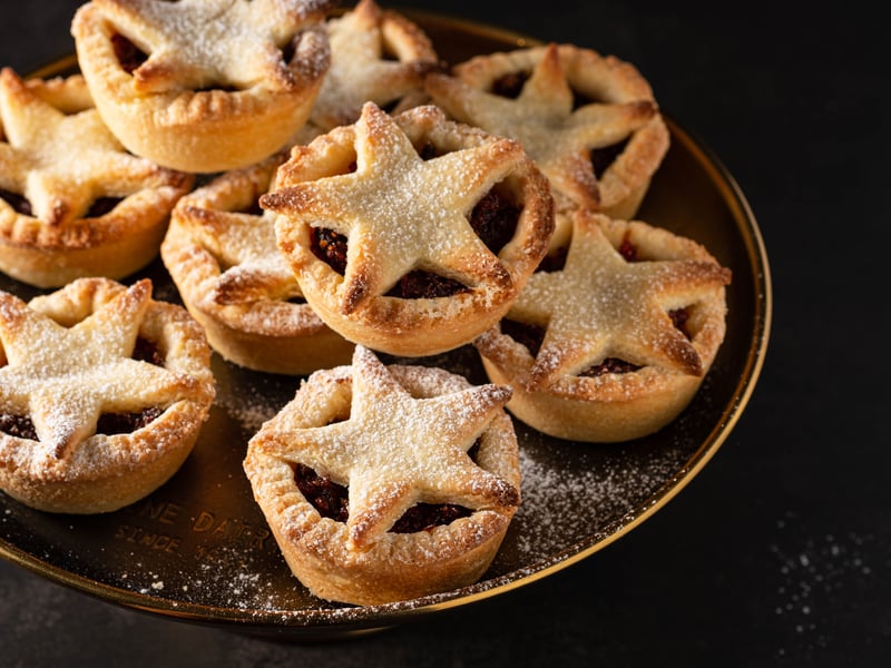 Although they are not for everyone, I absolutely adore mince pies. However, I’m more likely to eat them at home than I am from a Christmas market.