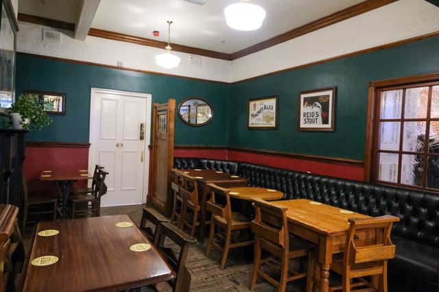 The traditional English boozer has no televisions, to jukebox, and no electronic games.