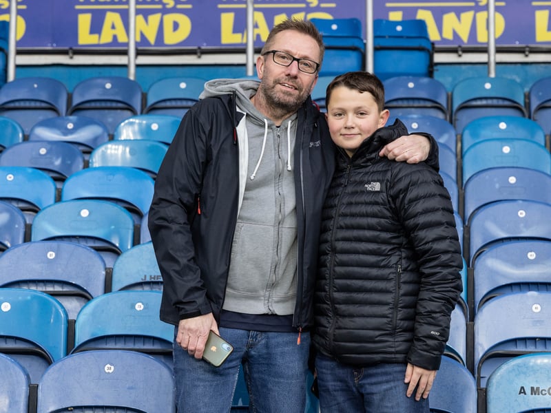 Derby County fell to a 2-0 defeat at Elland Road in a spirited display against table-topping Leeds United in the Sky Bet Championship on Saturday afternoon.