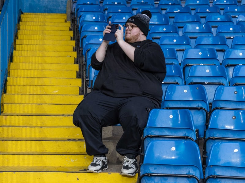 Derby County fell to a 2-0 defeat at Elland Road in a spirited display against table-topping Leeds United in the Sky Bet Championship on Saturday afternoon.