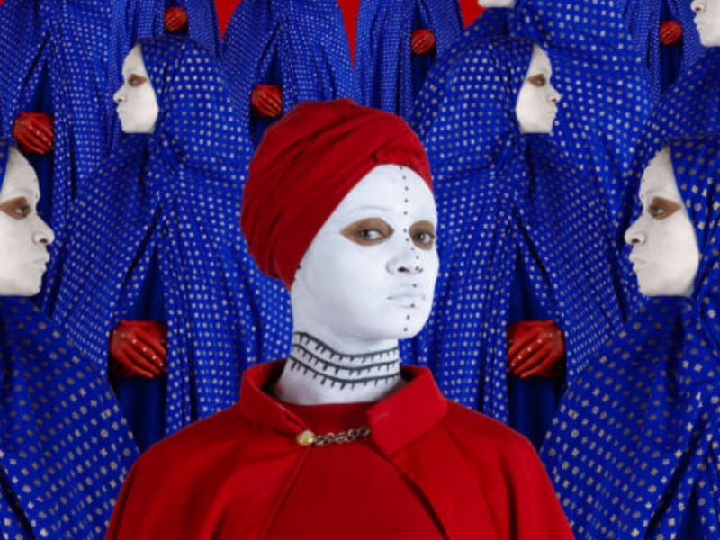 Nationhood: Memory and Hope, a major exhibition by Aïda Muluneh, celebrates the diversity and spirit of the UK through the lens of community heroes. Opening on January 10 at Impressions Gallery, this collection includes powerful portraits shot in iconic locations across the UK’s four nations.