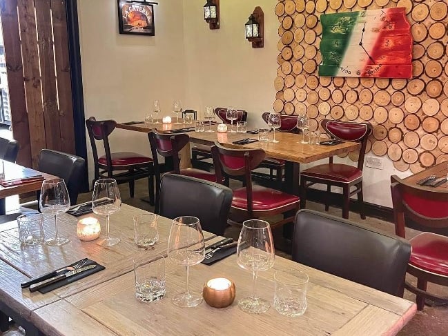 La Caverna Pizzeria in Sunbridgewells serves up authentic Modense pizza by using traditional wood fire techniques. The restaurant is inspired by family recipes from Casinalbo, Modena and provides a unique, authentic dining experience. La Caverna Pizzeria has a 5* rating from 155 reviews. A TripAdvisor reviewer said: “An absolute hidden gem. The pizzas were delicious, this was our first visit and we will definitely be back."