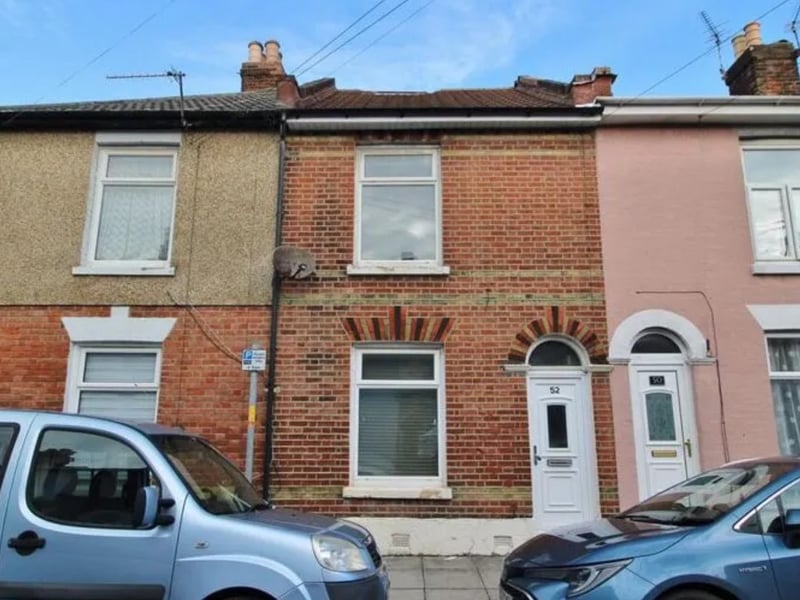 This terraced home comes with three bedrooms, one bathroom and two reception rooms as well as a spacious garden.