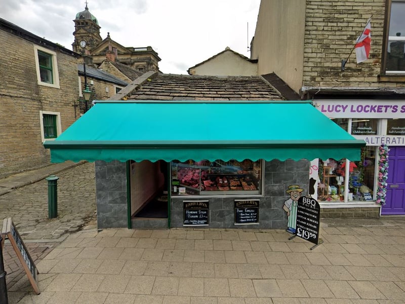 Over in Low Town, Frank Eshelby remains a true Pudsey institution that is consistently praised by local families for being a friendly, high-quality cornerstone of the high street. The shop is well-regarded for its traditional values and a wide selection of meats that have kept generations of Pudsey residents coming back for years.🔪 23 Low Town, Pudsey LS28 7BQ.