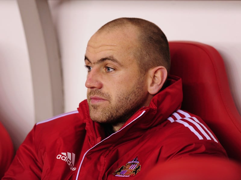 After spending time on trial with Sunderland, McFadden joined the Black Cats in October 2012 and made three appearances before returning to Scotland with former club Motherwell three months later.