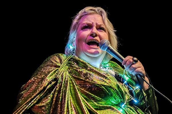 "Festival favourites Doreen Doreen are set to deliver their fun, eclectic mix of covers and comedy.

