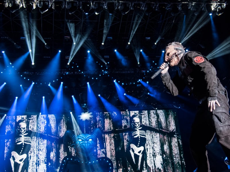 Slipknot shocked Download Festival goers in 2013 when they appeared under the alias "The Death Rattle" for a secret set. With no announcement or prior warning, the band brought their full chaotic force to the stage, delivering a punishing set that left attendees in awe of their stage presence and raw power.