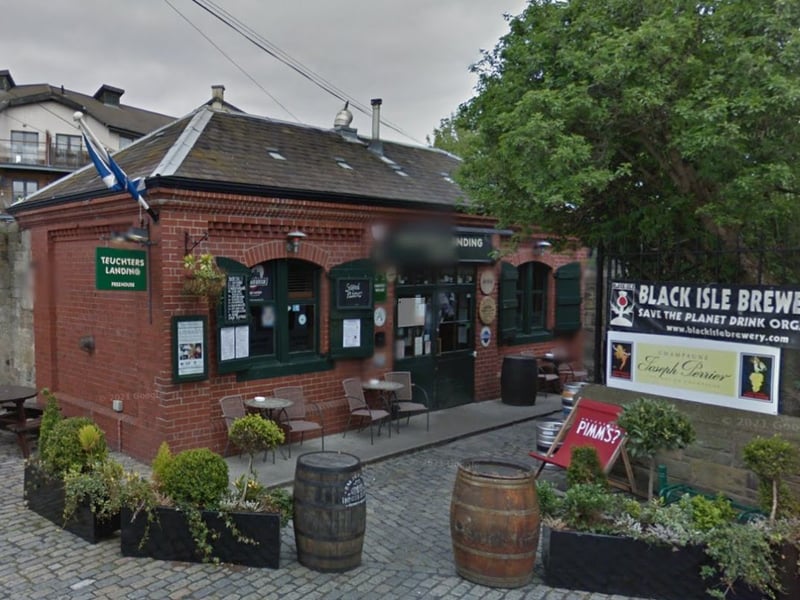 The mulled wine in Teuchters Landing might just be the best in Leith.
