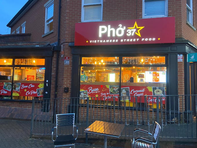 Specialising in the fragrant and healthy staples of Vietnamese cuisine, Pho 37 has earned rave reviews for its authentic broths and exceptionally fresh summer rolls. The Beef Pho is the essential order here, cooked slowly to develop a deep, aromatic flavour that regulars claim is the best in West Yorkshire. 🍽️ Headingley Lane, Headingley, Leeds, LS6 2AS