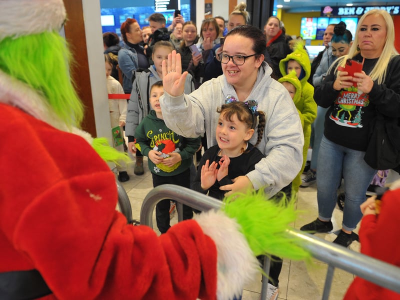 The Christmas Grouch meets the fans.