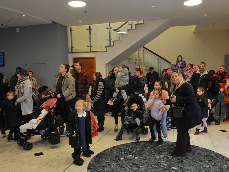 A long queue to see  the Christmas Grouch.