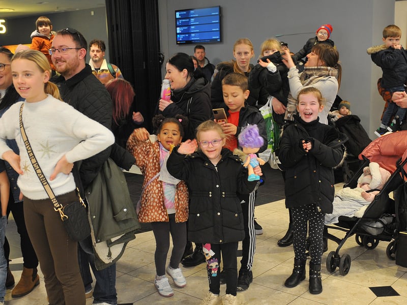 A long queue to see the Christmas Grouch.